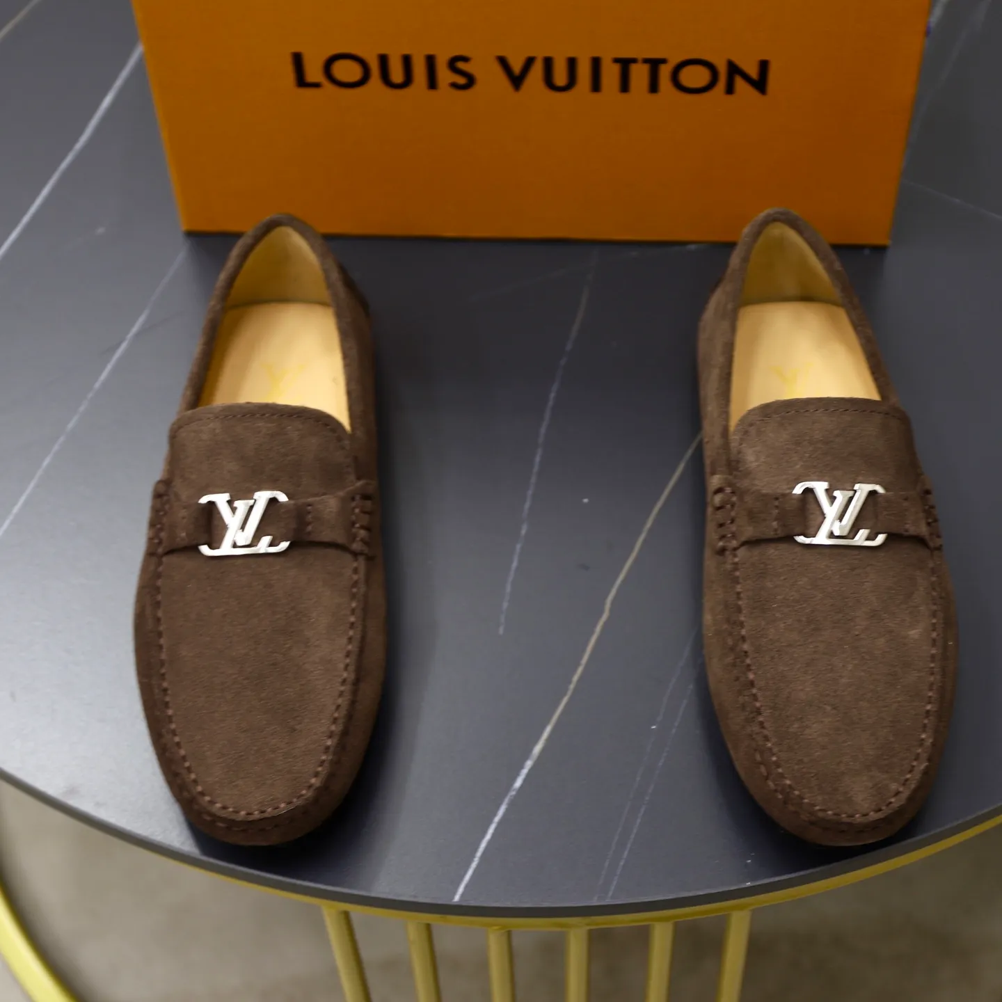 Ex-factory price: 480💰【LV】Louis Vuitton ⚠️High-end men’s driving and pedal series ⚠️38-44 (customized for 45) ⚠️All original cowhide leather! Thick and soft! Made entirely of calfskin lining! The latest non-slip beanie sole! Three-dimensional package technology! Fashionable and classic! Handicrafts! Original high quality! Feel free to compare!